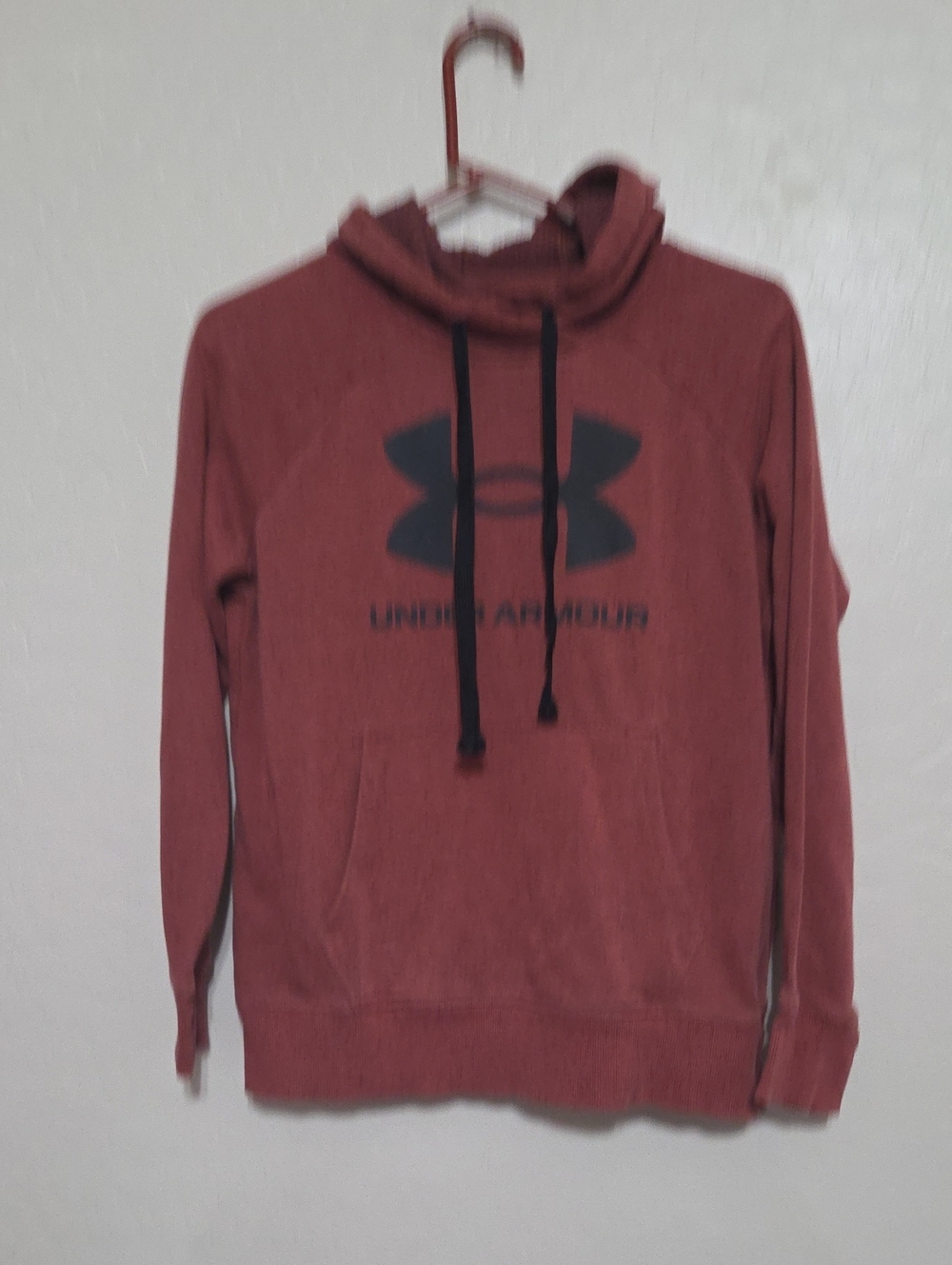Under Armour Women’s XS Rust Red W/ Speckles Hoodie Pullover Logo Sweatshirt
